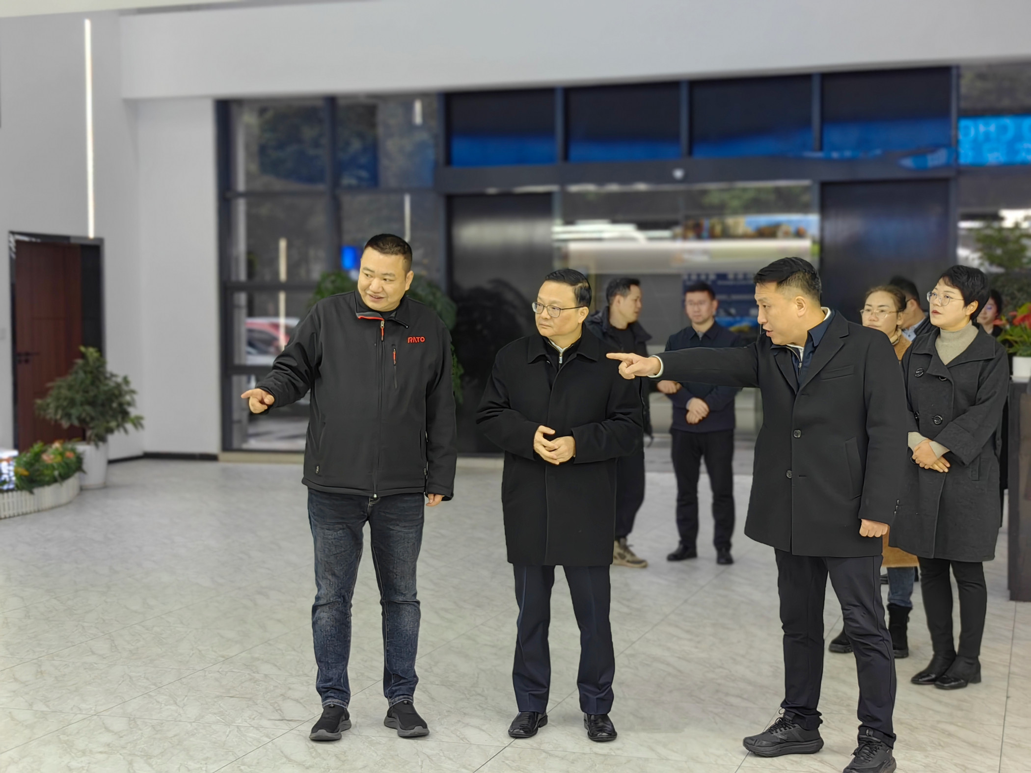 江津区委书记唐大军一行莅临11517bb巴黎人贵宾会调研指导